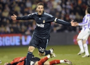 姆巴佩官方宣布败北新规，阿森纳引发争议！引发球迷热议(姆巴佩头球破门集锦)